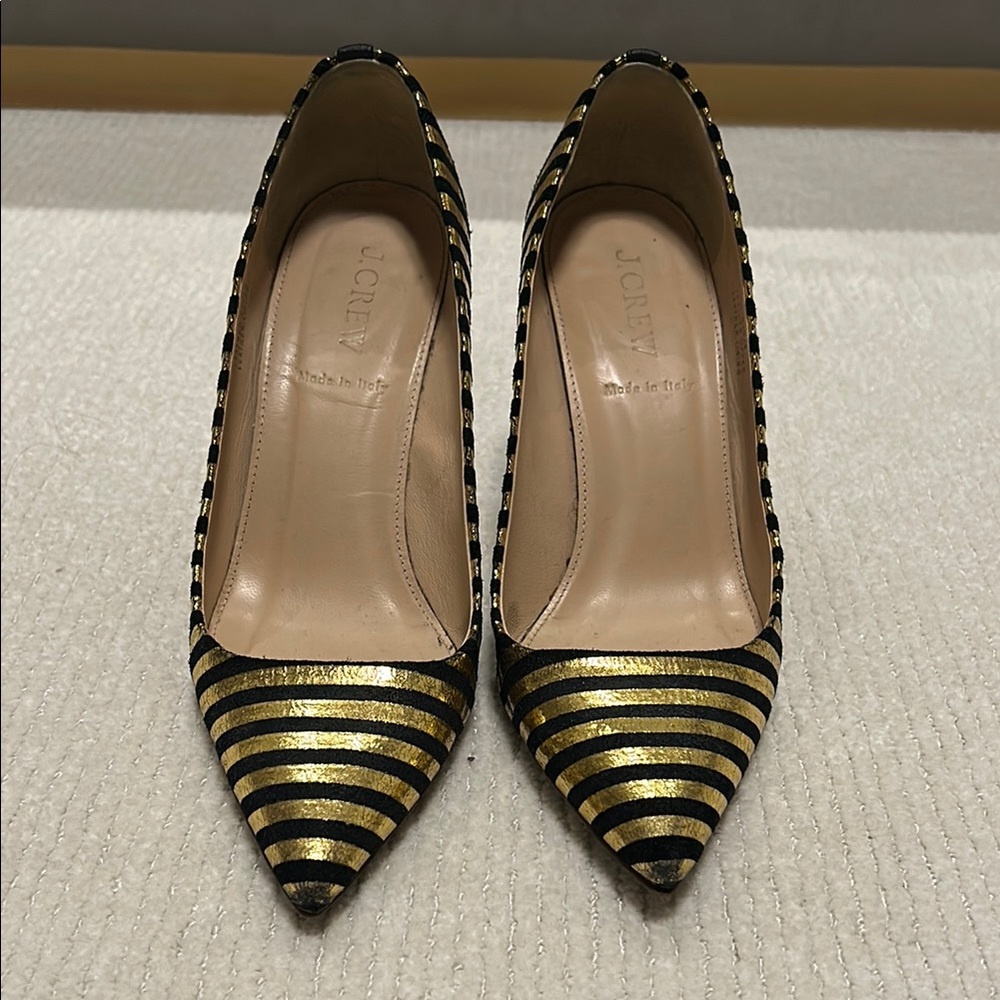 J. Crew Black and Gold Stripe Leather Pump
Size 6.5
